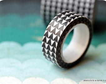 Masking tape / adhesive tape black triangles 15mm x 10m