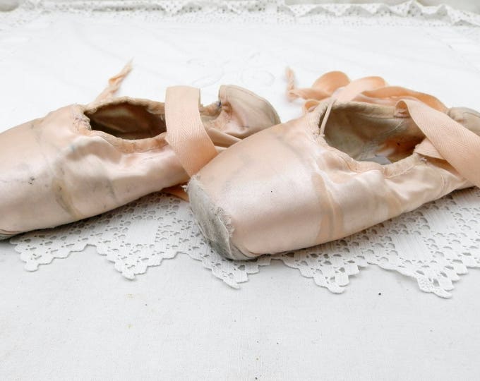 Vintage Pink Satin Girls Pointe Ballet Shoes with Ribbons, Worn Shabby Ballerina Costume Shoe by Bloch Size 4 with Leather Sole
