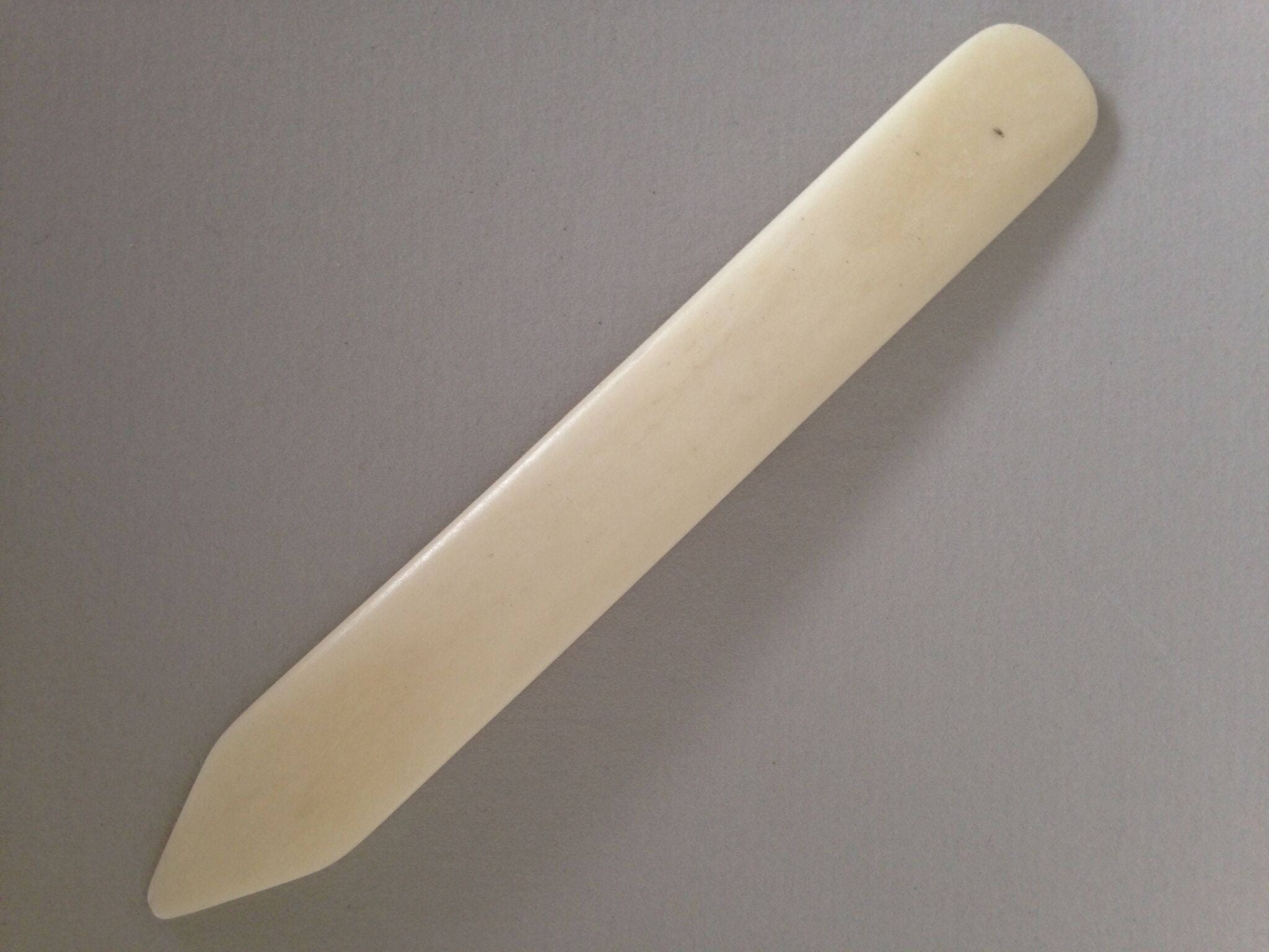 Bone folding and burnishing tool this toolis designed for