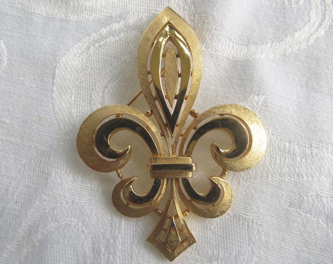 Vintage Crown Trifari Fleur De Lis Brooch, Trifari Fleur Pin, Large, French Style Jewelry