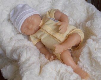 Κit Amy, baby doll , is a preemie baby, soft platinum silicone