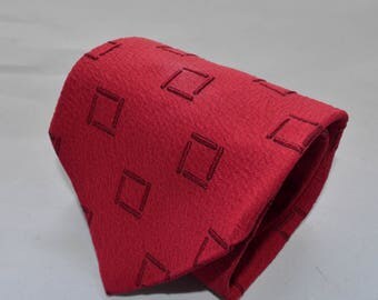 Vintage Giorgio Armani Cravatte Necktie Silk Blend Red Textured Geometric Square Pattern Classic Silk Tie Designer Necktie