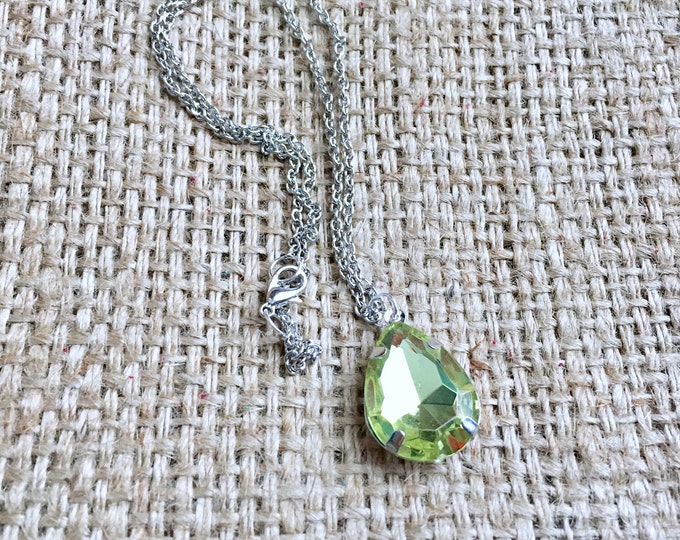 Peridot Necklace, Birthstone Necklace, Estate Necklace, Peridot Birthstone, August Birthday Gift, Birthstone for Mom, Teardrop Necklace