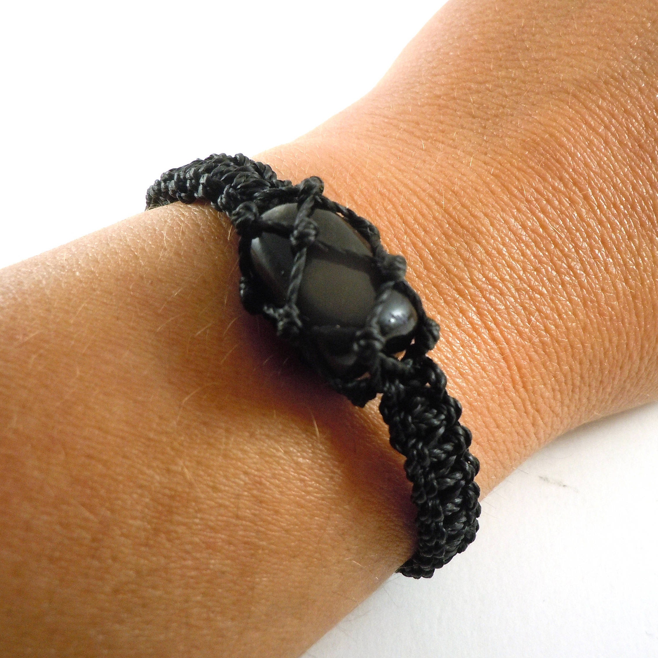 which wrist to wear black obsidian bracelet