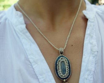 Kyanite Macramé necklace, Crystal healing, Goddess jewelry, Boho necklace, Statement necklace, Yoga jewelry, Simple, Feminine, Elegant