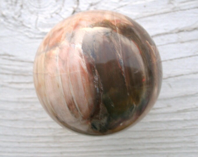 Petrified Wood Sphere, polished, 135g, 4.76 oz , metaphysical, display specimen, home decor, beautiful graining, crystal healing, meditation