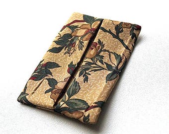 Floral Pocket Tissue Holder in Tan and Green, Country Fabric Travel Tissue Cover