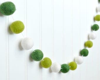 St. Patricks Day Felt Ball Garland, Green Pom Pom Garland, Green Bunting, St. Pattys Day Garland, St. Patricks Day Decoration, Saint Patrick