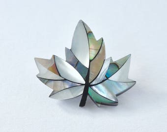 Maple leaf brooch. Maple leaf. Mother of pearl brooch. Vintage brooch. Vintage jewellery. Vintage jewelry. Vintage abalone. MOP. Canada.
