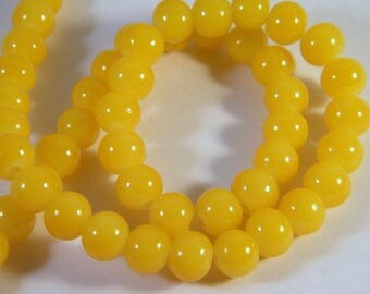 20 glass 8 mm bright yellow JD161 "jade" beads