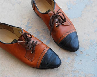 vintage 80s Oxfords - 1980s Two Tone Spectator Shoes Flats Lace up Brogues Sz 6.5 37