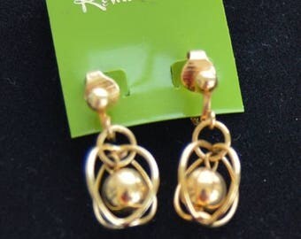 ON SALE Pretty Vintage Gold tone Dangle Clip Earrings