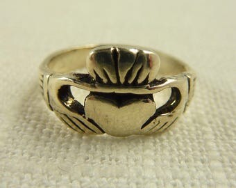 Size 5.75 Vintage Sterling Claddagh Ring