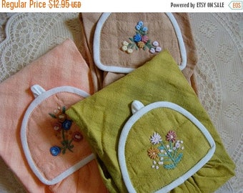 ONSALE Vintage Embroidered Linen 1940's Dish Towel Set Madmen Style