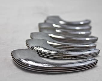 Classic Set of Seven Mid Century Modern Chrome Drawer Pulls. c1950s. MCM Kitchen Hardware. Retro Appeal.