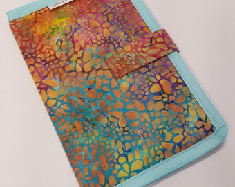 Bi-fold 1/2 Page Pattern Holder in Assorted Batik