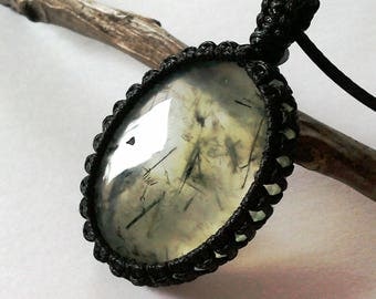 Prehnite necklace, crystal green, prehnite macrame, prehnite jewelry, green necklace, gemstone necklace, boho jewelry, gifts