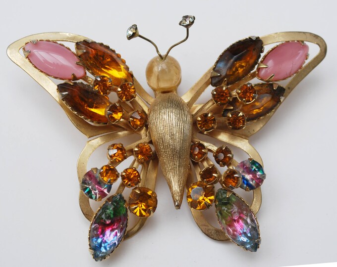 Selini Butterfly Brooch - Amber Pink Rhinestone - Watermelon Color Givre Crystal - Gold metal - Insect pin