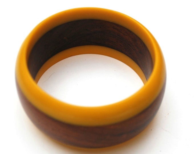 boho two tone Lucite bangle - Wood Brown - Mustard yellow - Vintage plastic bracelet