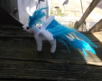 Crochet winged cat, cat amigurumi, winged cat, feathered cat, white cat, ready to ship