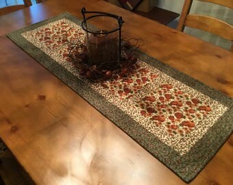 Pumpkin Table Runner / Quilted Table Runner / Handmade / Fall Runner / Autumn Decor /Item #2167