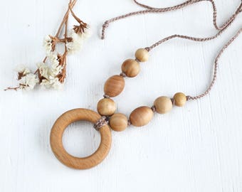 Natural Nursing necklace Teething ring Beaded mom necklace Teething baby necklace Baby shower gift Wood ring teething necklace Boho necklace