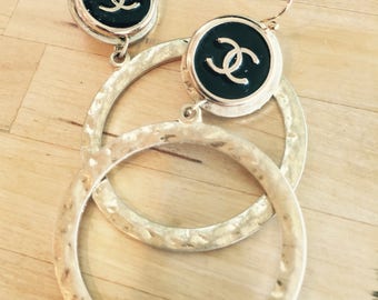 chanel earrings logo