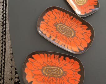 Set of melamine dishes, 1970s