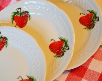 Lourioux Strawberry Les Fraises Dessert Plates Set of 4