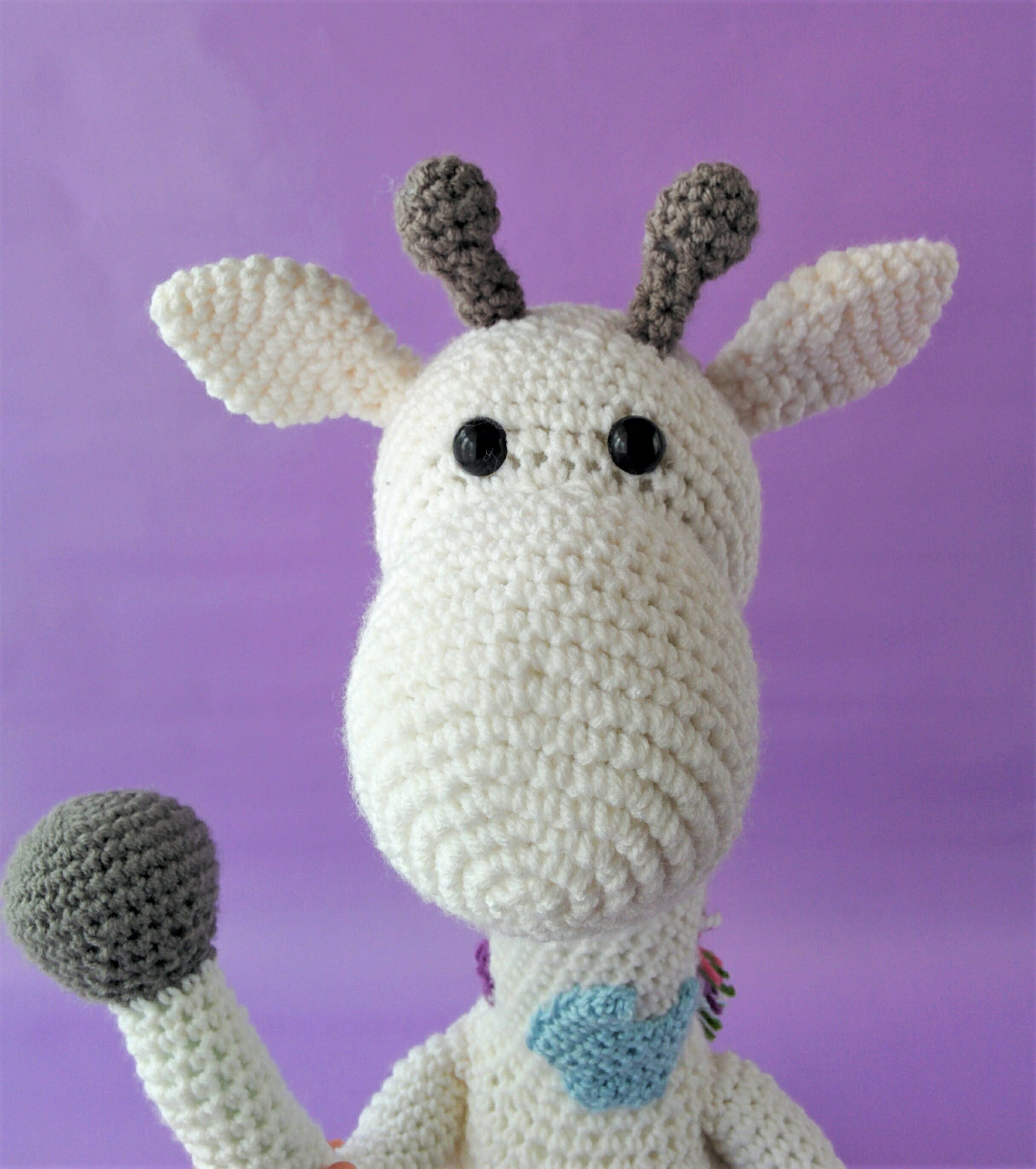 crochet stuffed giraffe