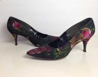 De Liso Debs 1950s Womens 6 Floral on Black Rockabilly Pumps