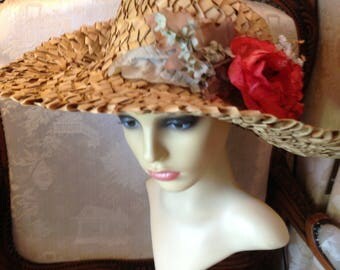 50's straw hat. Genuine vintage. Good condition.