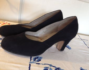 True Vintage 40s/50s Black Suede Heels Pumps EU 36,5-37/UK 3,5/US 6 A narrow