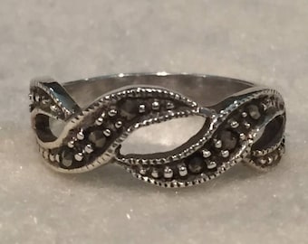 22%OFF Marcasite Infinity Design Sterling Ring - Size 8 - CA 1970's - Item R141