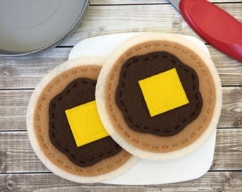 pretend play pancakes, felt food pancakes, play food, felt play food breakfast, dramatic play