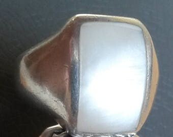 Vintage shell sterling ring . Natural White shell sterling unique ring . Handmade antique sterling ring . bague antique en 925 argent .