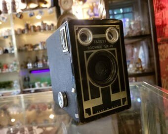 Vintage Eastman Kodak Brownie Target Six-16 Camera
