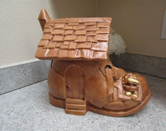 Vintage Twin Winton / Shoe House / "Child In Shoe" 1965