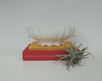 Vintage Pedestal Dish, Compote dish, Centerpiece, Sideboard Dish