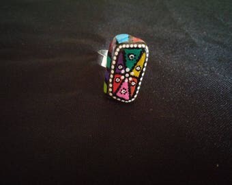 Pebble ring painted checkerboard colors