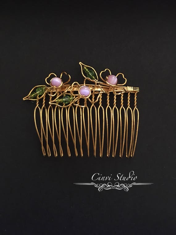 Beautiful Vintage Wire Decorative Hair Combs in Gold Tone