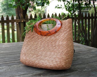 Lucite top handle/straw handbag/vintage straw purse/70s inspired purse/vintage top handle bag/70s fashion/70s style/vintage accessories