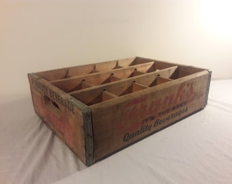 1975 Franks Quality Beverage Soda Crate