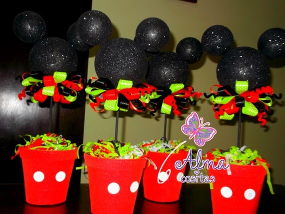Artículos similares a Centro de mesa Mickey Mouse en Etsy