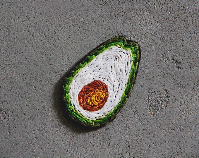 Brooch Avocado Pin Party Summer Outdoors Jewelry Botanical Avocado Lover Gift Nature Inspired Pin Embroidery Brooch Unique Vegetarian Pin