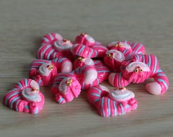 Alice cheshire cat cabochons - Polymer clay - 20mm x 18mm x 8mm - 2 pcs
