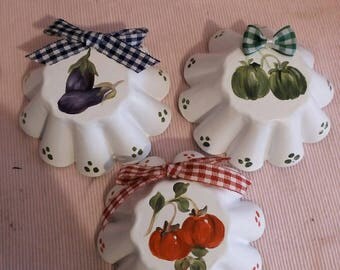molds hand painted miniature cakes