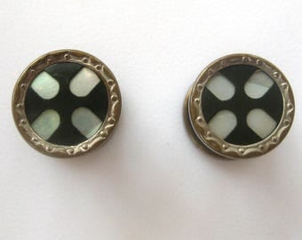 Mother-Of-Pearl and Onyx Silver-tone Snap Cuff Links