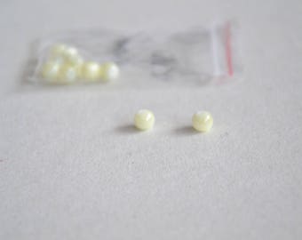 Set of 10 clear 6mm yellow cat's eye beads