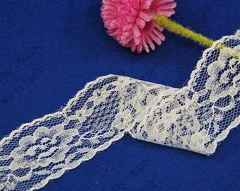 Beautiful white lace of 3.4 cm wide